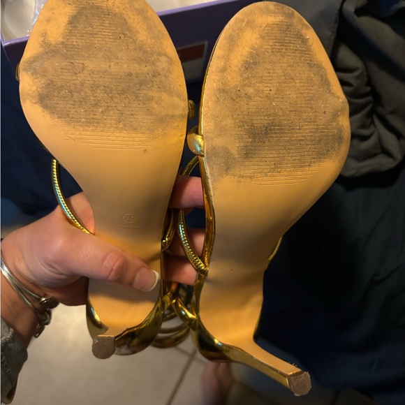 Heels - Picture 8 of 8